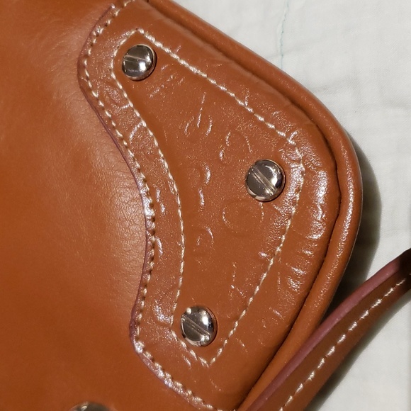 XOXO Brown Wristlet - Picture 7 of 11